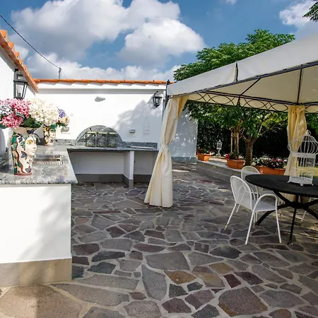 Chalet Montefalcone: Charm, Private Pool, And Chef *