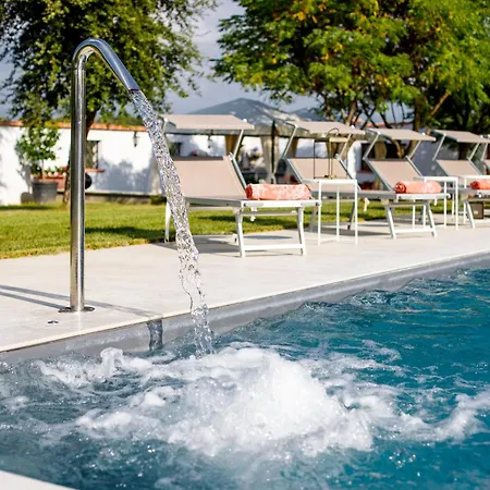 Horská chata Montefalcone: Charm, Private Pool, And Chef